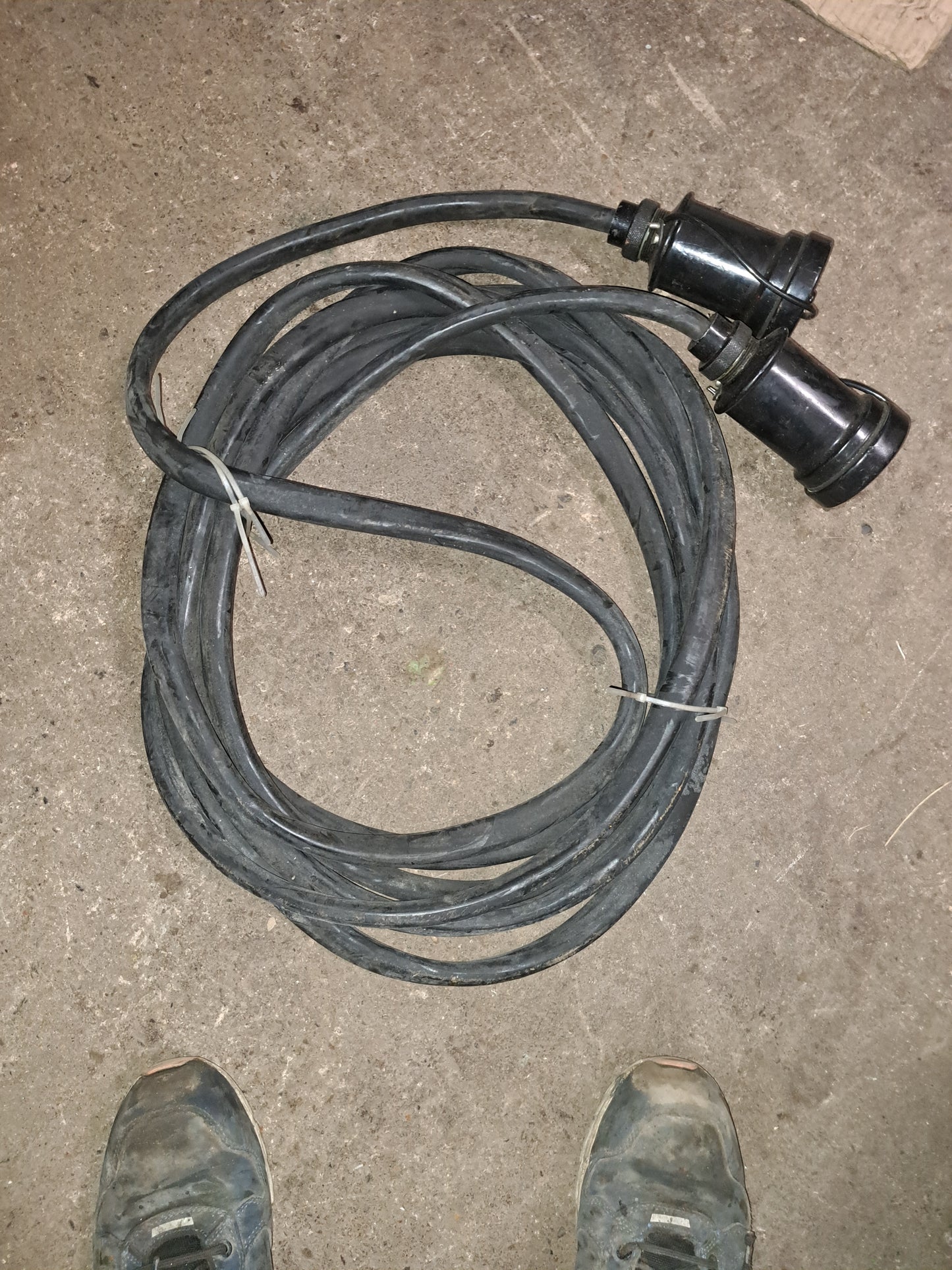 Austin Champ Straight Connector Long Intervehicle Lead