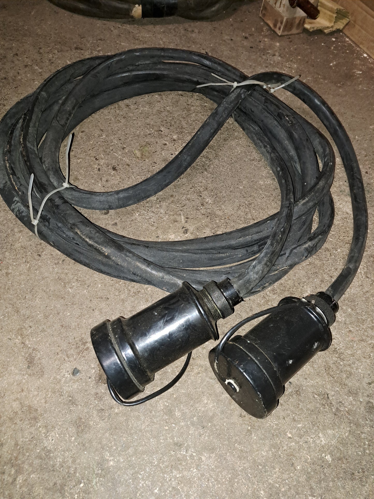 Austin Champ Straight Connector Long Intervehicle Lead